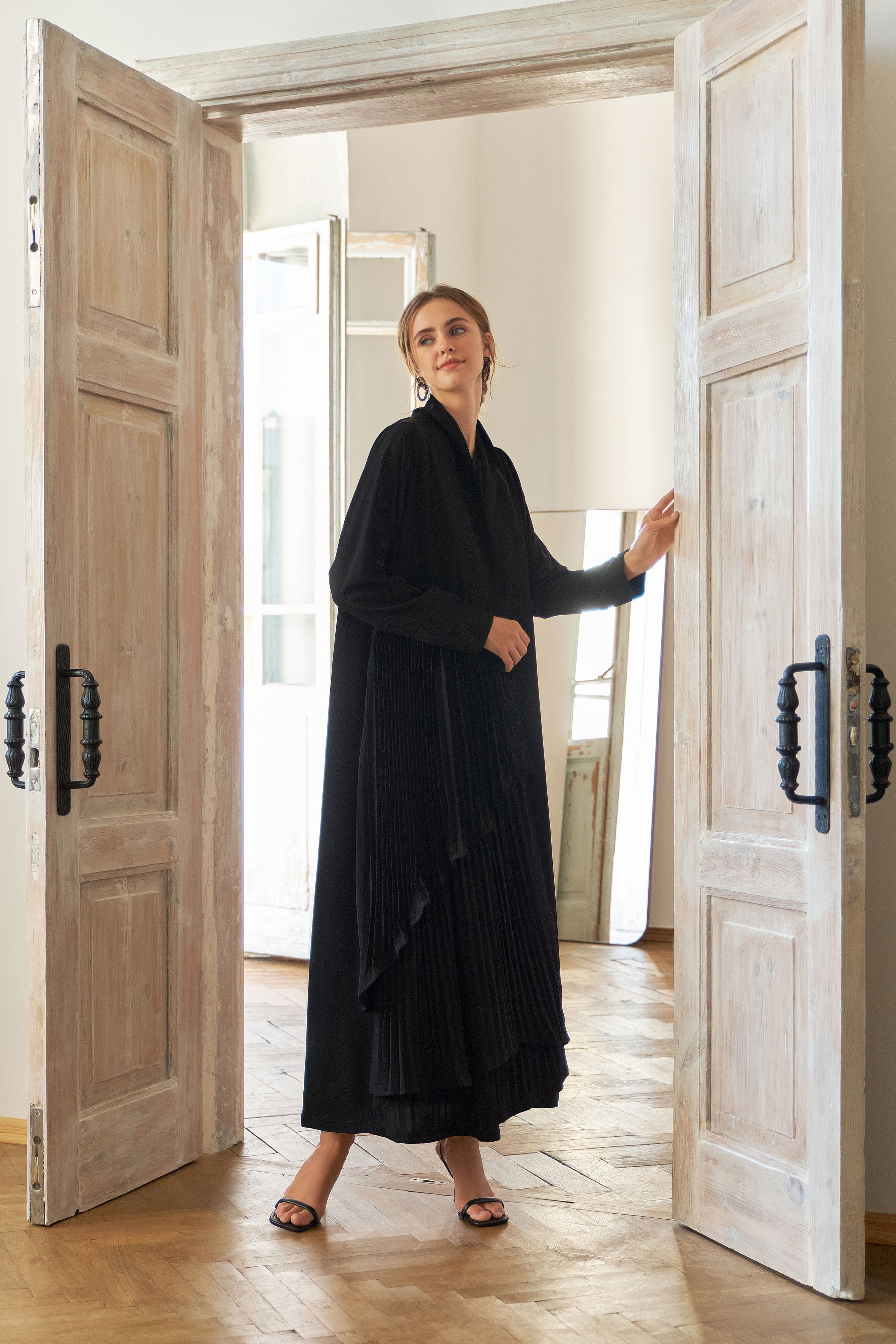 Black Crepe with Layered Pleats Abaya